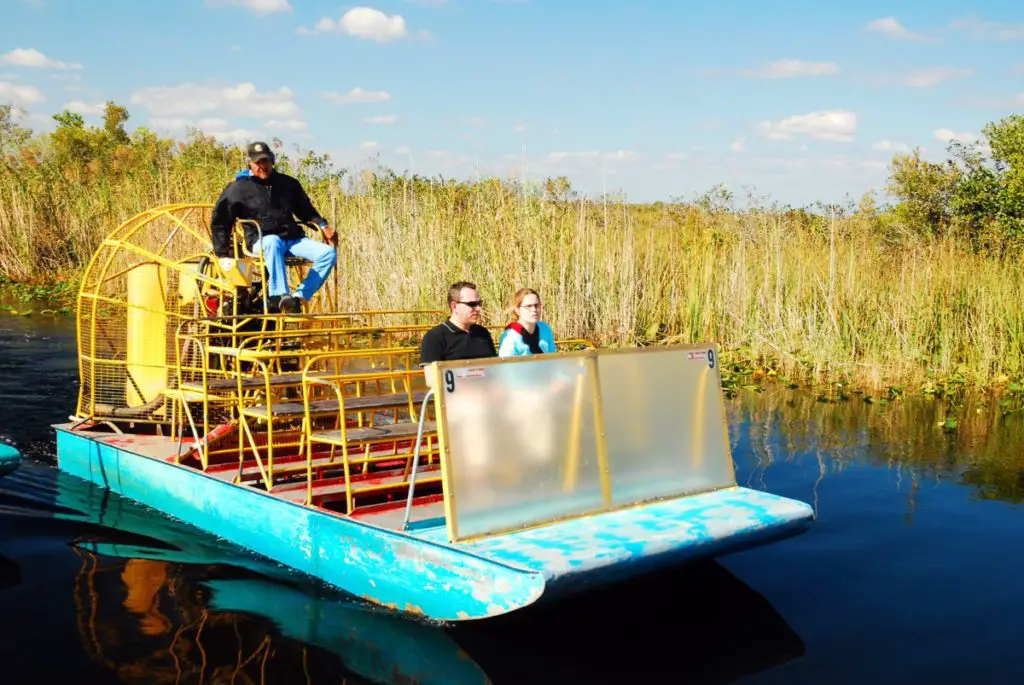 airboat-in-florida-everglades