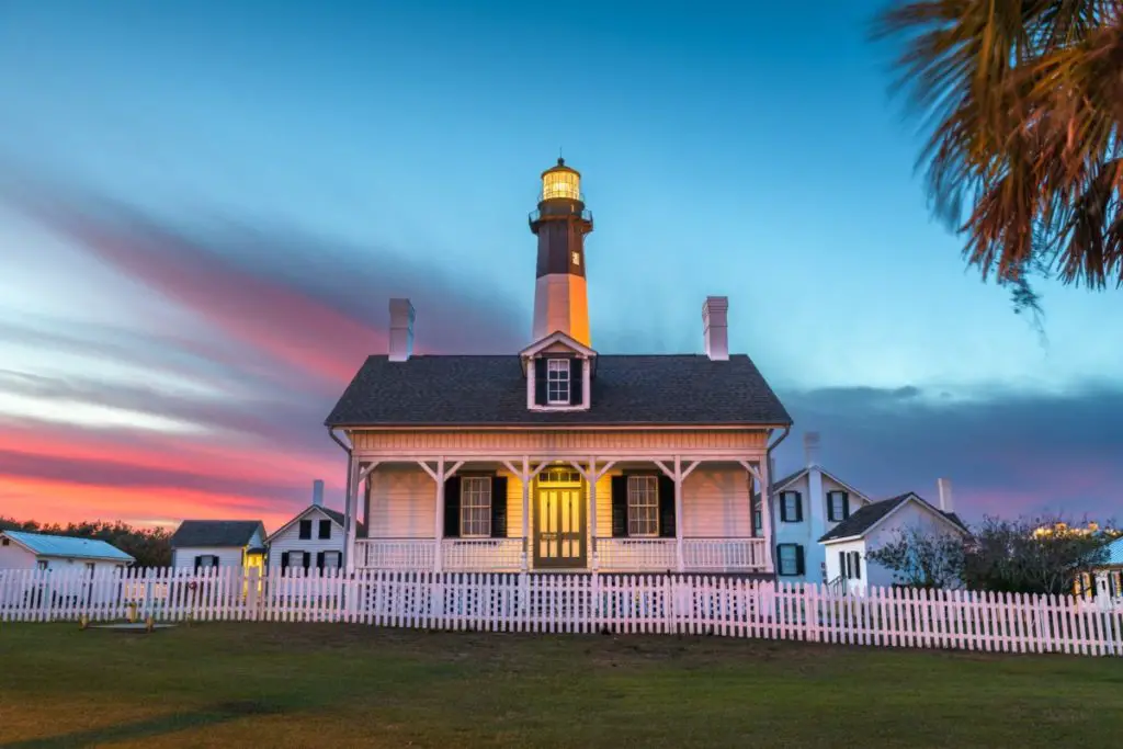 Tybee-Island-Lighthouse-at-dusk